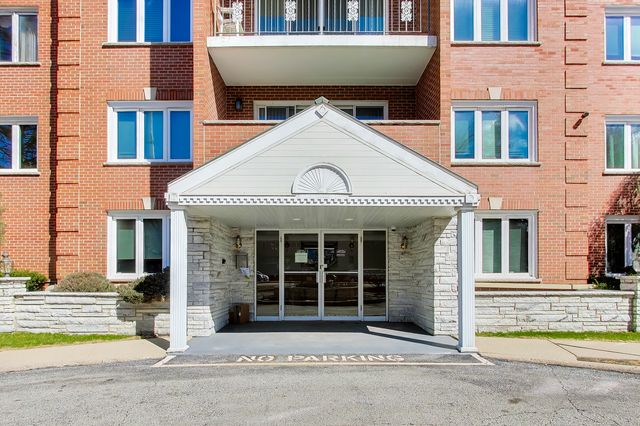 6980 W Touhy Avenue 402, Niles, IL 60714