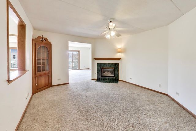 6980 W Touhy Avenue 402, Niles, IL 60714