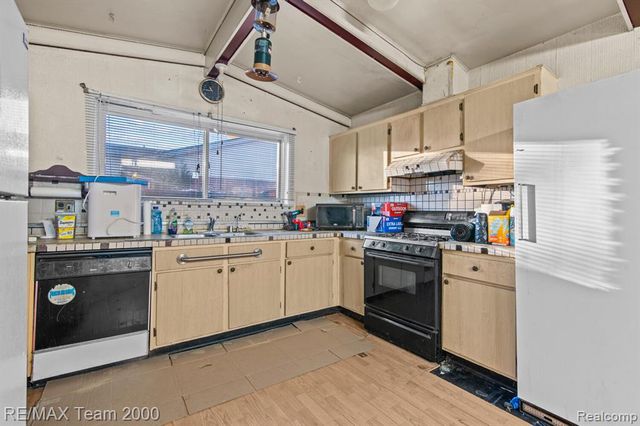 4111 Rose Mary Drive, Sterling Heights, MI 48310