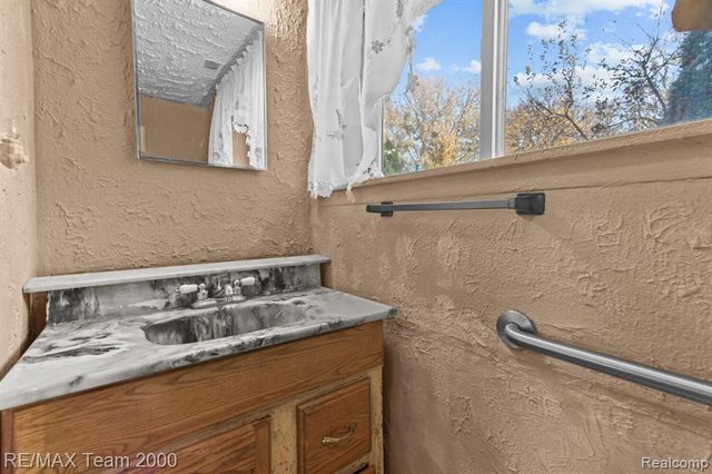 4111 Rose Mary Drive, Sterling Heights, MI 48310