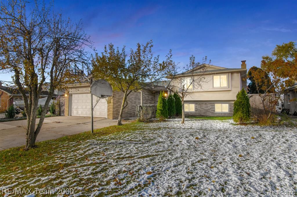 4111 Rose Mary Drive, Sterling Heights, MI 48310