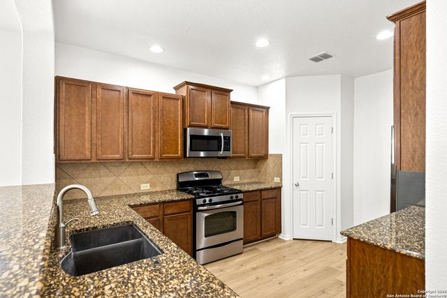 13515 Ashmont, Live Oak, TX 78233
