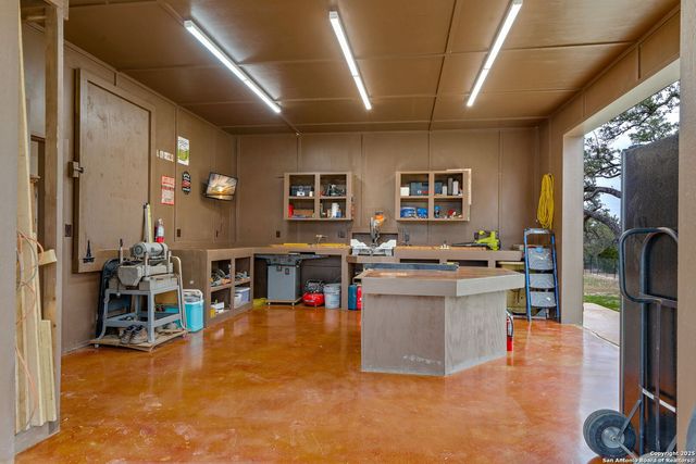 238 SABINAS CREEK RANCH RD, Boerne, TX 78006