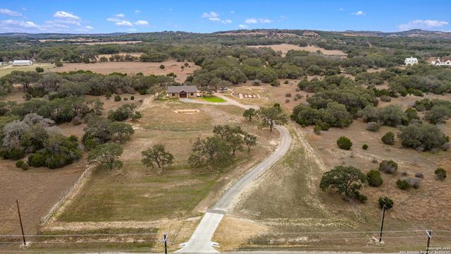 238 SABINAS CREEK RANCH RD, Boerne, TX 78006