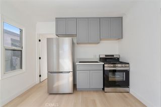 242 1/2 E 84 TH, Los Angeles, CA 90003