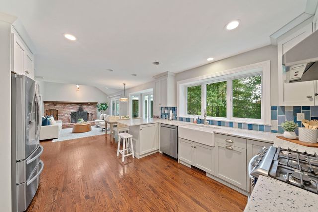 6 Seminole Rd, Canton, MA 02021