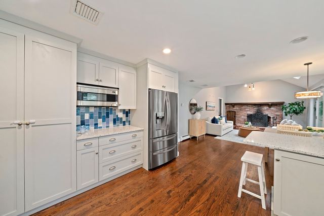 6 Seminole Rd, Canton, MA 02021