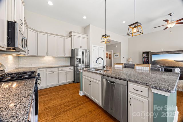 1108 Mayapple Way, Belmont, NC 28012