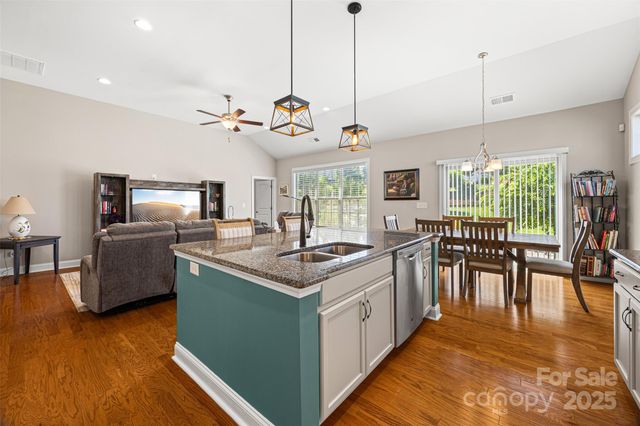 1108 Mayapple Way, Belmont, NC 28012