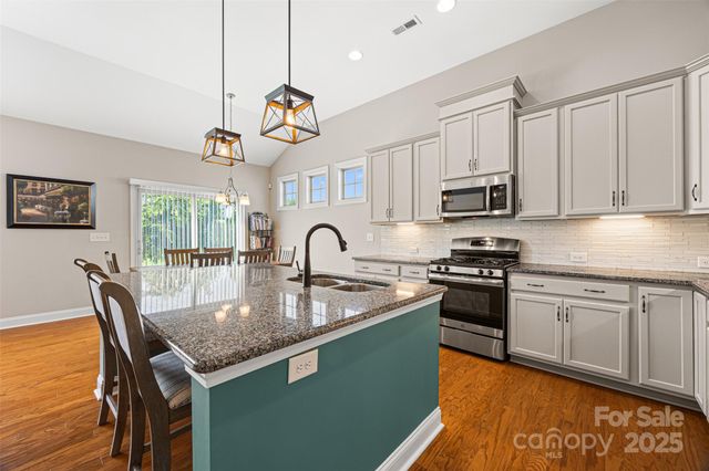 1108 Mayapple Way, Belmont, NC 28012