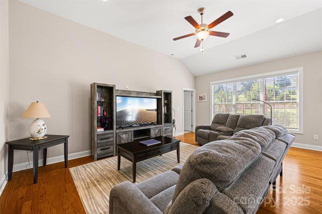 1108 Mayapple Way, Belmont, NC 28012