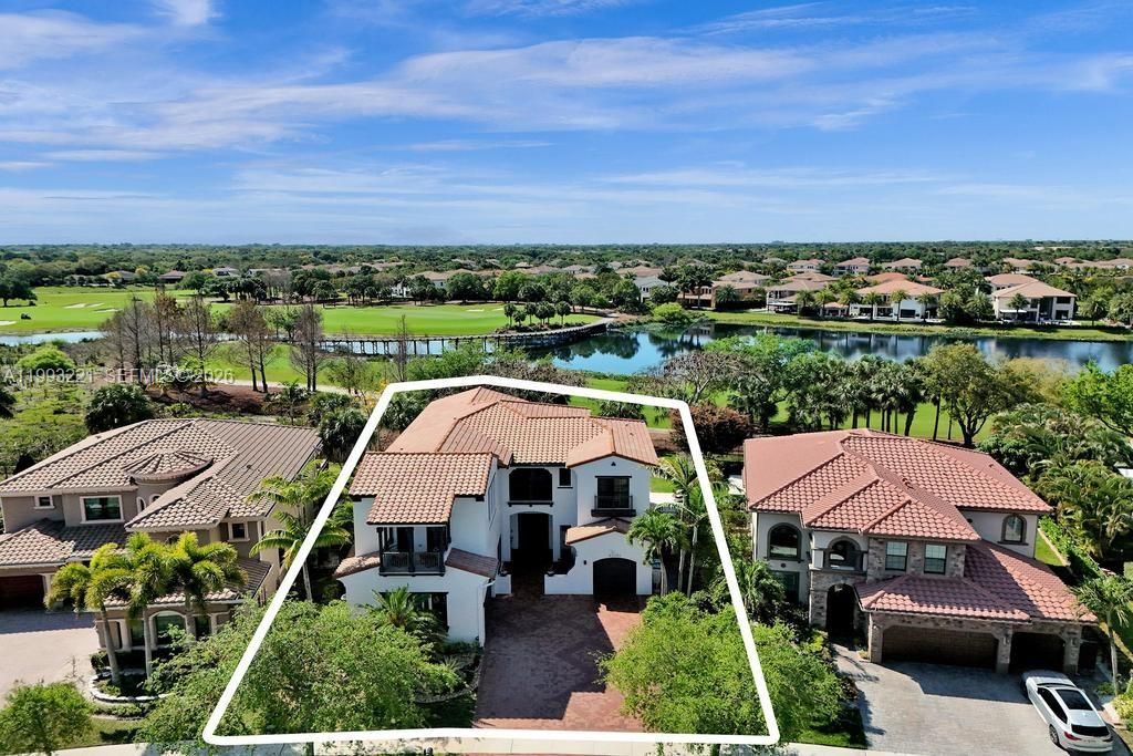 Image 1 of property listing at 10292 Emerson St, Parkland, FL 33076