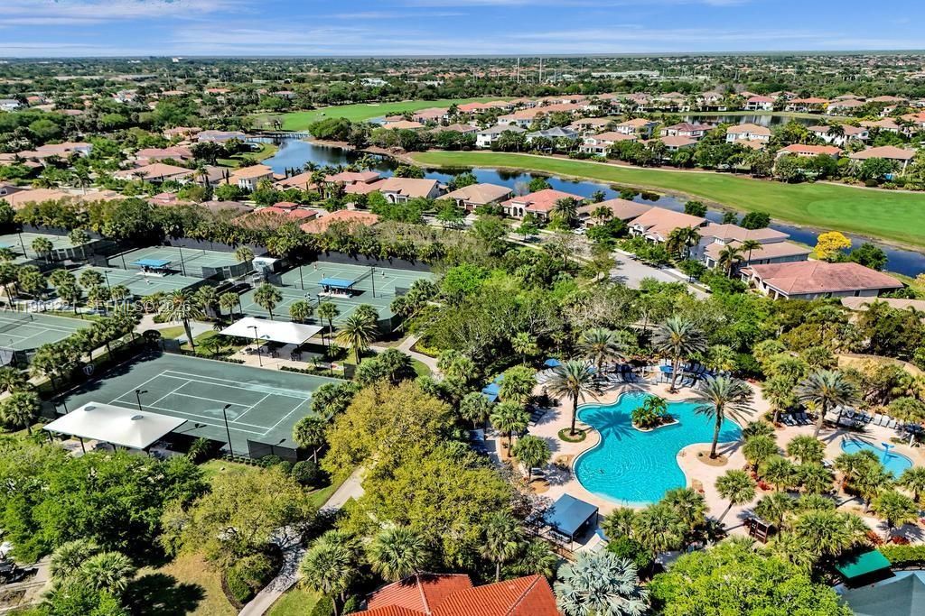 Image 50 of property listing at 10292 Emerson St, Parkland, FL 33076