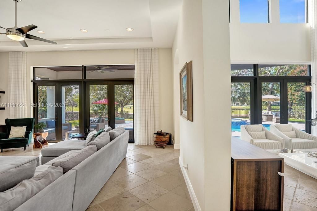 Image 9 of property listing at 10292 Emerson St, Parkland, FL 33076