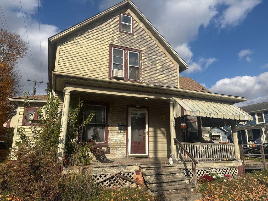 207 Mccollum Street, La Porte, IN 46350