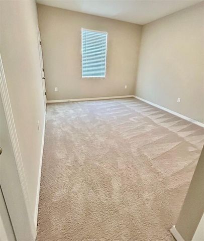 6853 SE 3RD LOOP, Ocala, FL 34472