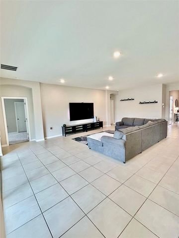 6853 SE 3RD LOOP, Ocala, FL 34472