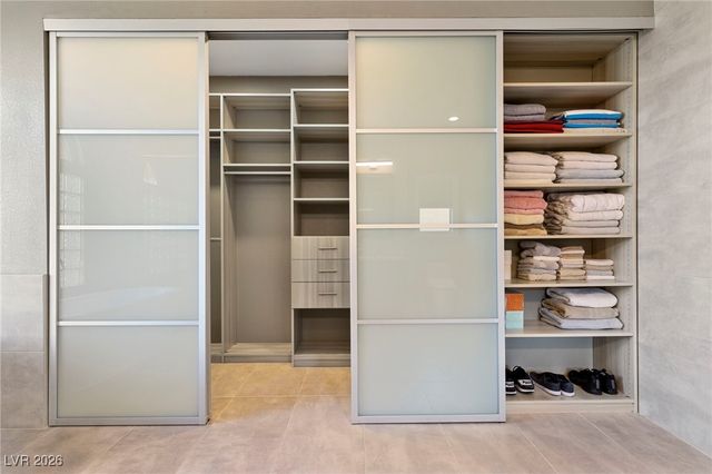 1999 Oliver Springs Street, Henderson, NV 89052