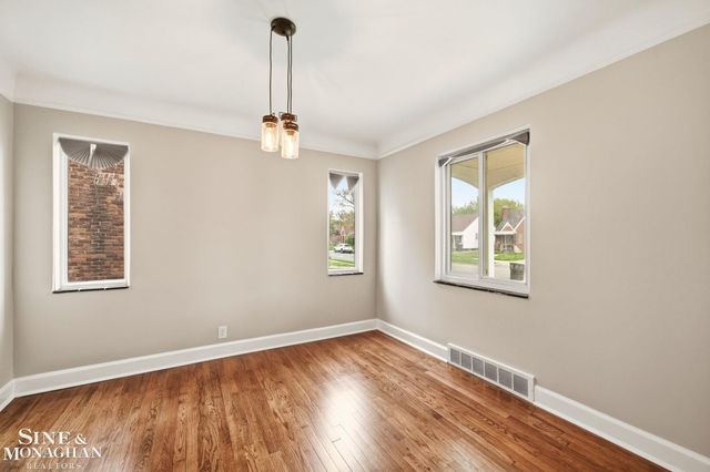 9155 Grayton Street, Detroit, MI 48224