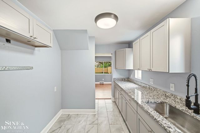 9155 Grayton Street, Detroit, MI 48224