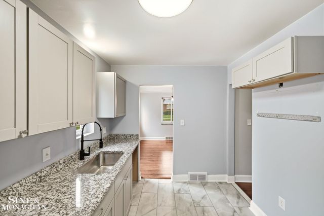 9155 Grayton Street, Detroit, MI 48224