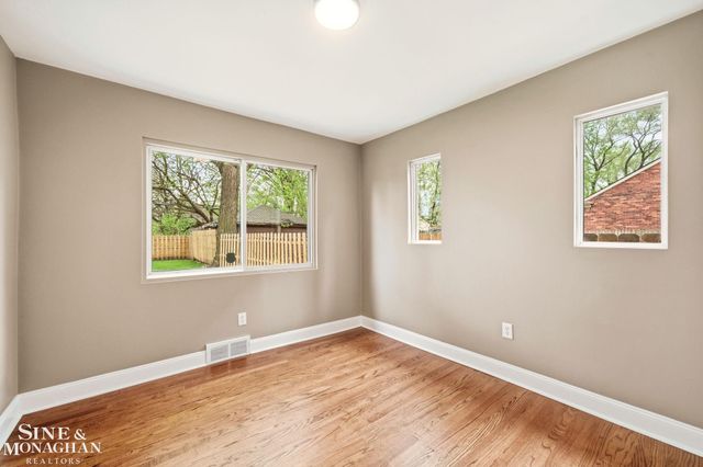 9155 Grayton Street, Detroit, MI 48224