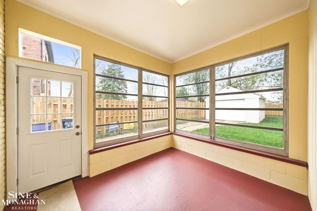 9155 Grayton Street, Detroit, MI 48224