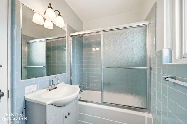 9155 Grayton Street, Detroit, MI 48224