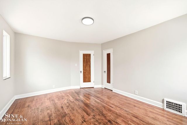 9155 Grayton Street, Detroit, MI 48224