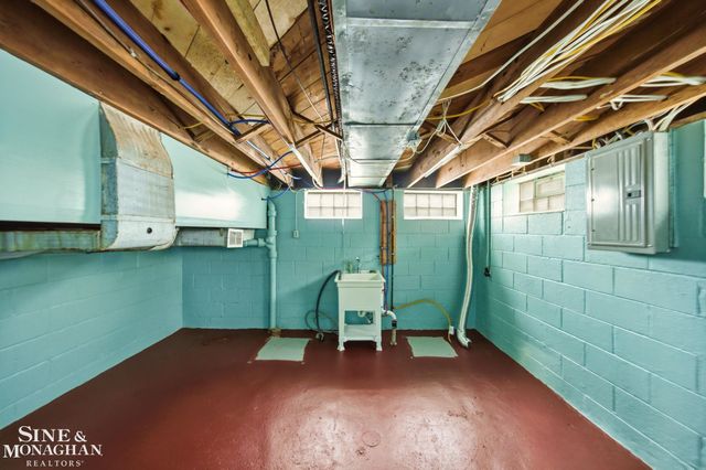 9155 Grayton Street, Detroit, MI 48224