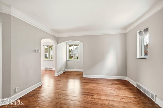 9155 Grayton Street, Detroit, MI 48224