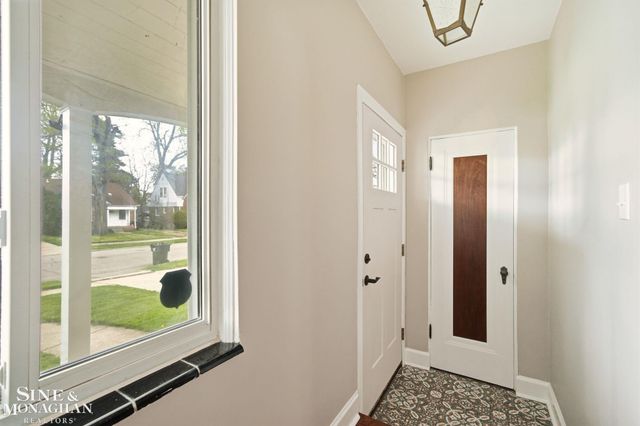 9155 Grayton Street, Detroit, MI 48224