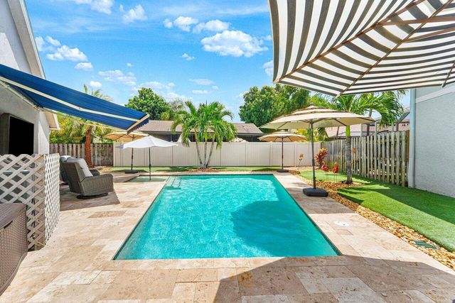 12842 Meadowbend Drive, Wellington, FL 33414