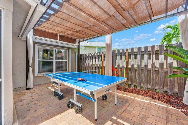 12842 Meadowbend Drive, Wellington, FL 33414