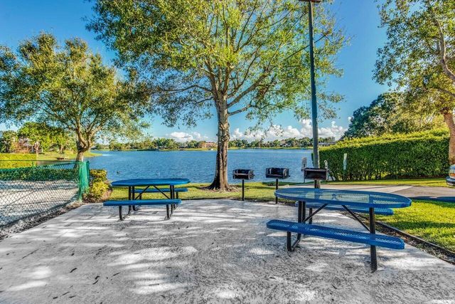 12842 Meadowbend Drive, Wellington, FL 33414