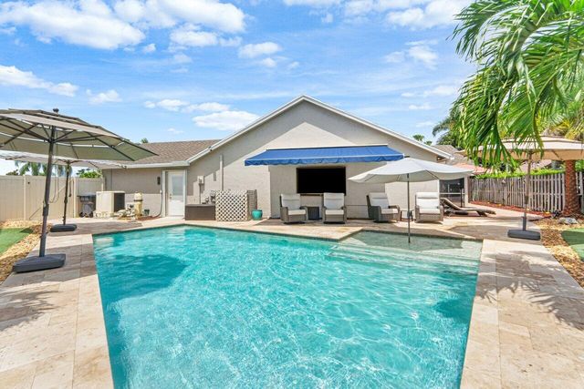 12842 Meadowbend Drive, Wellington, FL 33414