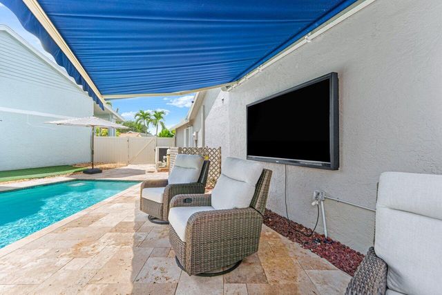 12842 Meadowbend Drive, Wellington, FL 33414