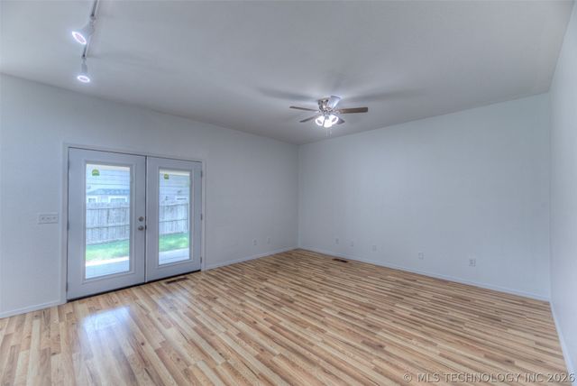 9215 S Erie Avenue, Tulsa, OK 74137