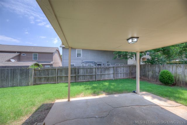 9215 S Erie Avenue, Tulsa, OK 74137