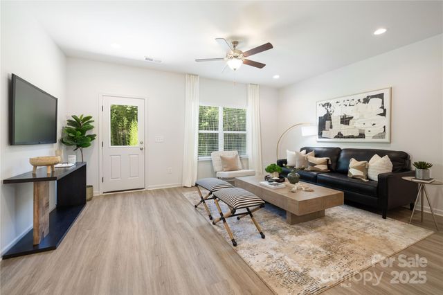 1707 Warren Avenue, Gastonia, NC 28054