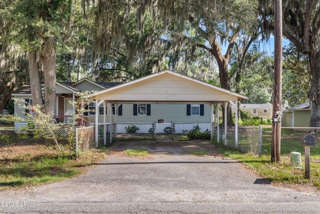 122 Bonaire Circle, Beaufort, SC 29906