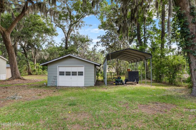 122 Bonaire Circle, Beaufort, SC 29906