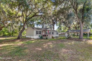 122 Bonaire Circle, Beaufort, SC 29906