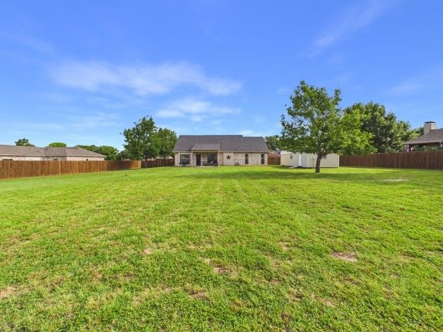 6080 Sunrise Court, Athens, TX 75752