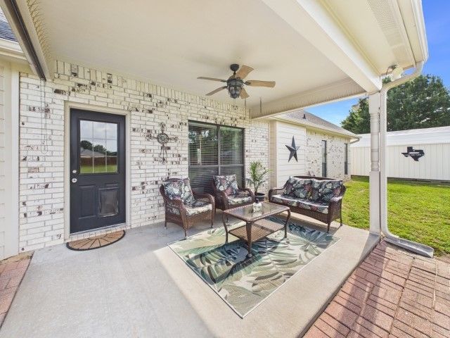 6080 Sunrise Court, Athens, TX 75752