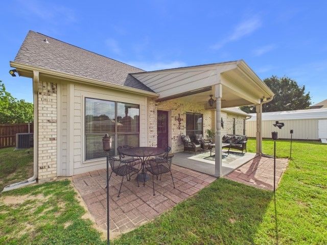 6080 Sunrise Court, Athens, TX 75752