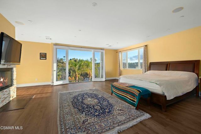 22442 Sueno Road, Woodland Hills, CA 91364
