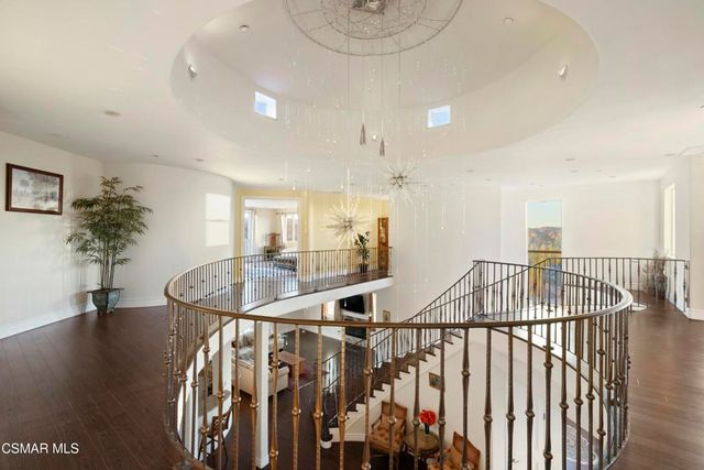 22442 Sueno Road, Woodland Hills, CA 91364