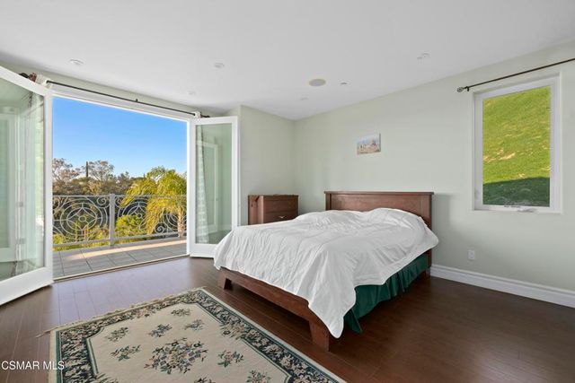 22442 Sueno Road, Woodland Hills, CA 91364