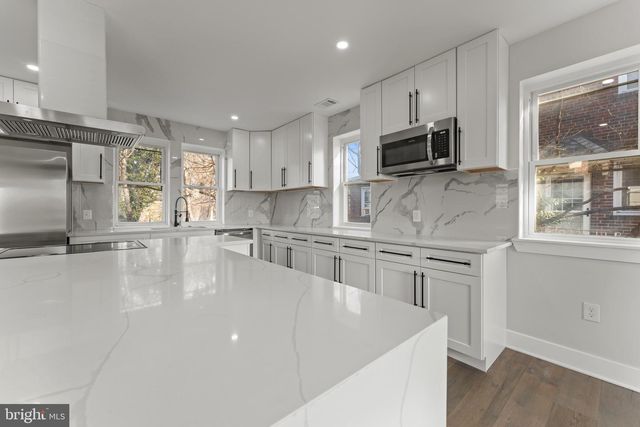 33 NICHOLSON ST NW, Washington, DC 20011